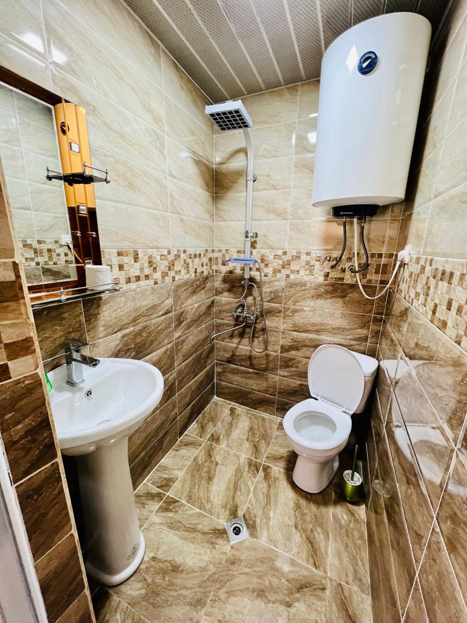Nadia Guesthouse Mestia Luaran gambar