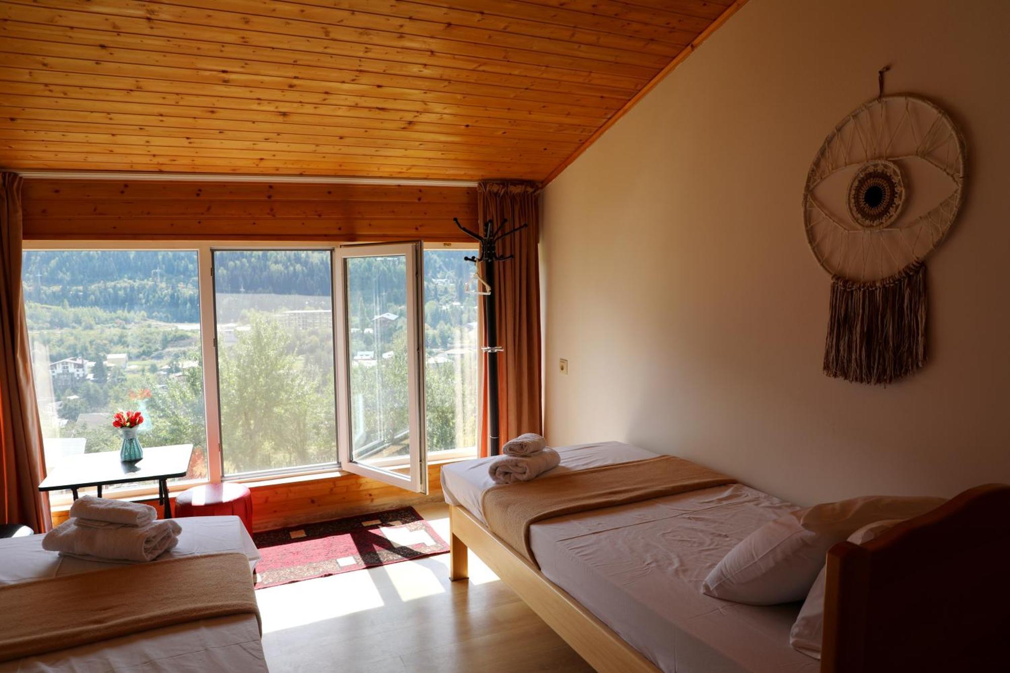 Nadia Guesthouse Mestia Luaran gambar
